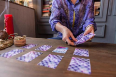 How does tarot work?